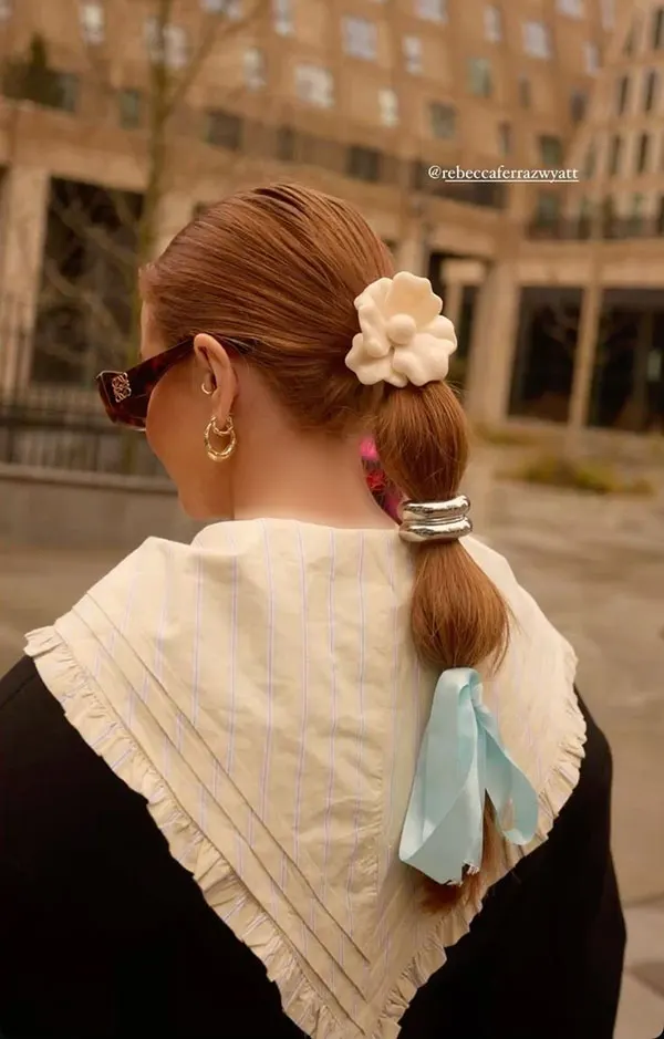 Hairstyle with elastic 22