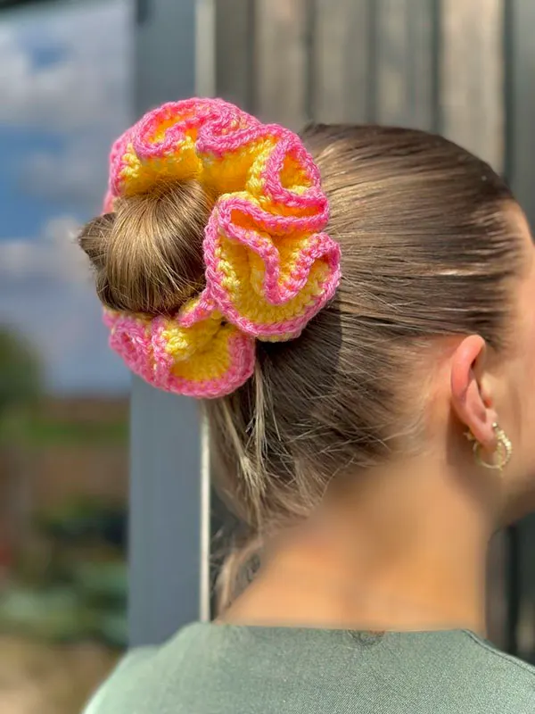 Hairstyle with elastic 23