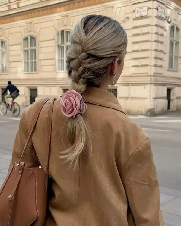 Hairstyle with elastic 25