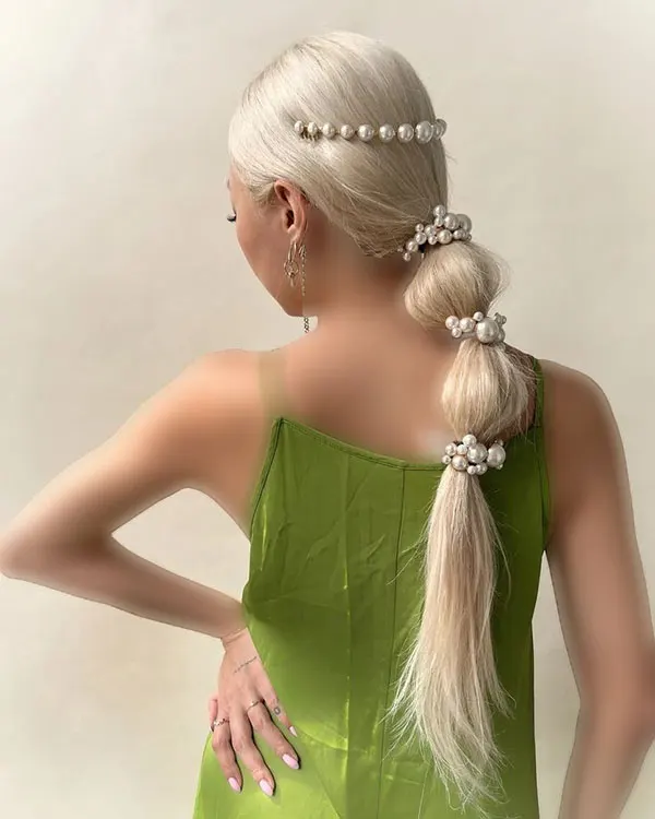 Hairstyle with elastic 27