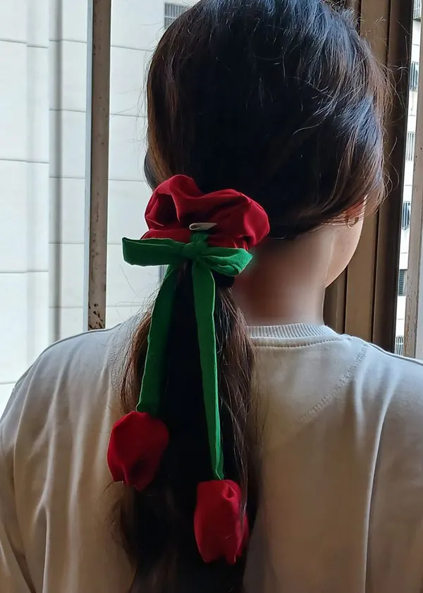 Hairstyle with elastic 9