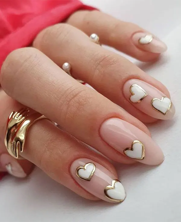 33 طرح ناخن قلبی دخترانه؛ وقتی جزئیات کوچیک، حالِ دلتو لو میده 💅 23 Heart nail design 19