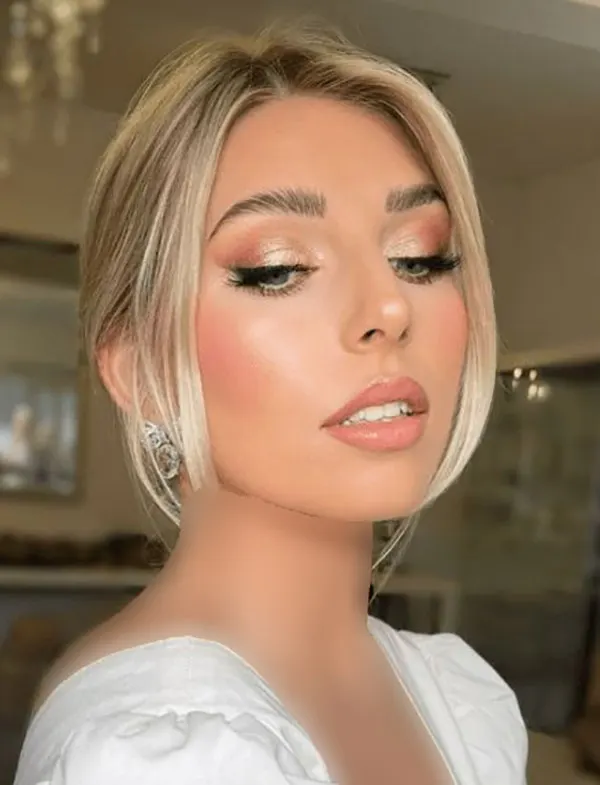 Light bridal makeup 23