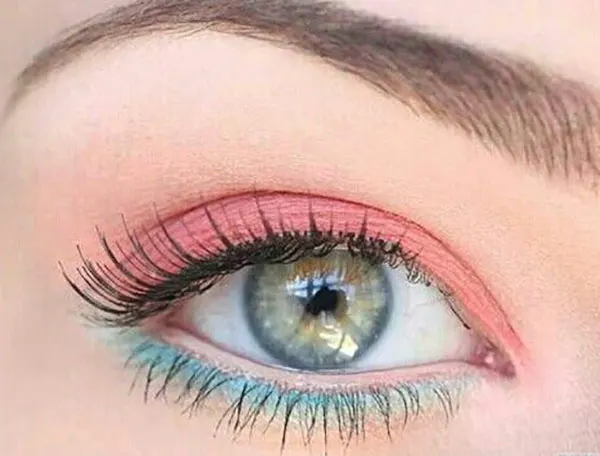 Light eye makeup 10