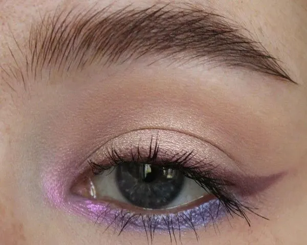 Light eye makeup 13