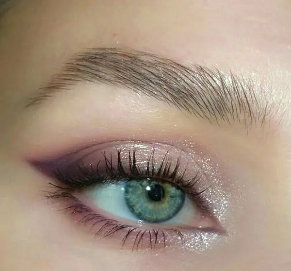 Light eye makeup 17