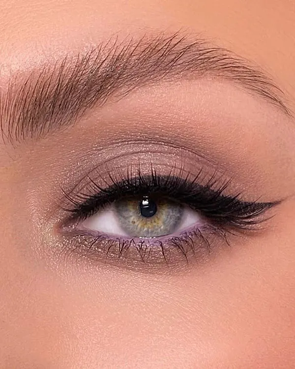 Light eye makeup 20