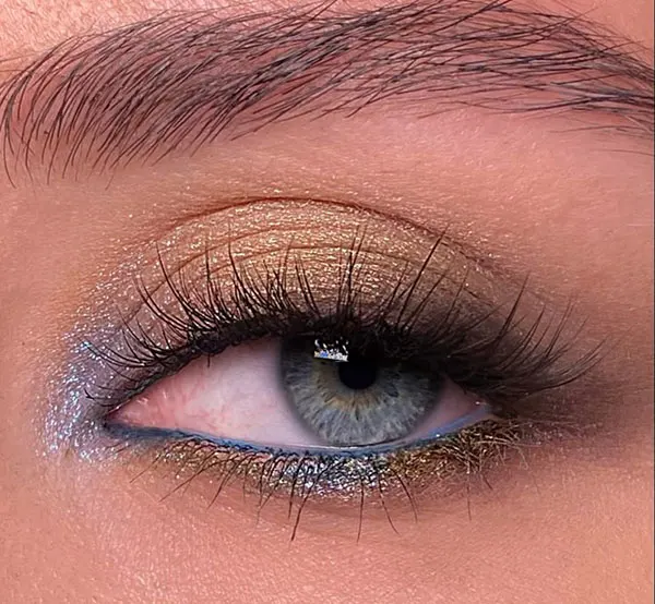Light eye makeup 22