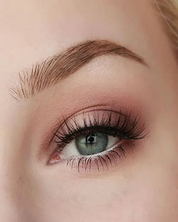 Light eye makeup 27