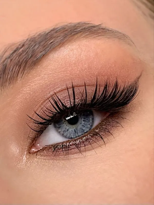 Light eye makeup 6