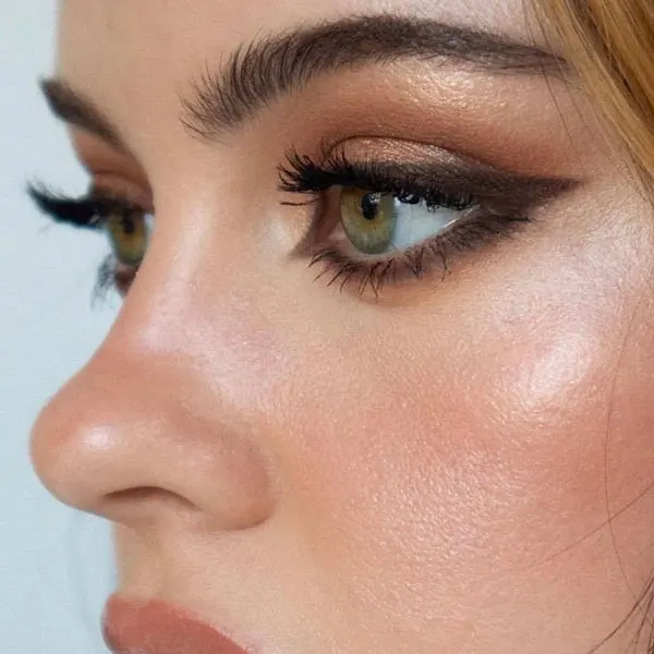 Light eye makeup 7