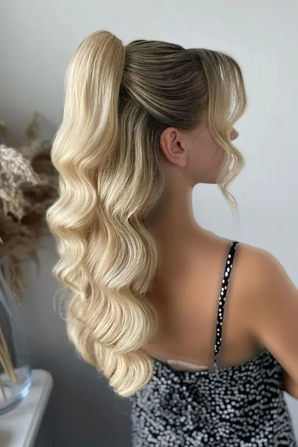 Long curly hairstyle 16