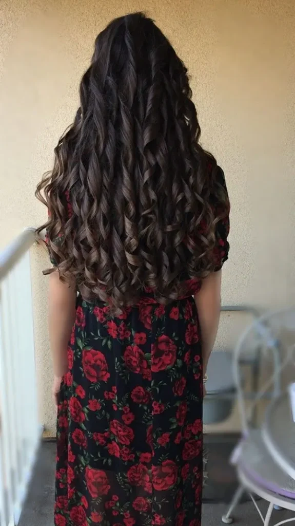 Long curly hairstyle 18