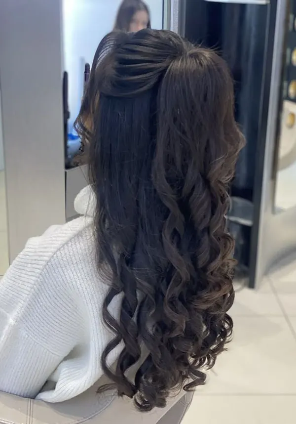 Long curly hairstyle 30