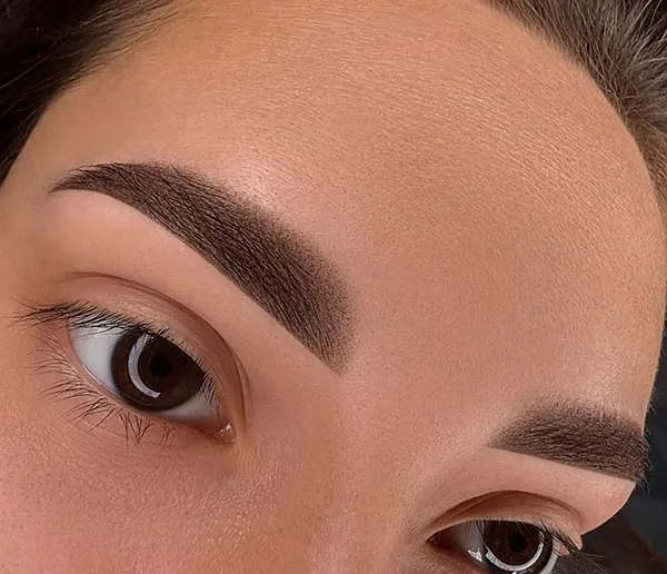 33 مدل ابرو فیبروز جدید؛ ترند تمیز و دخترونه برای چهرههای ظریف 32 New Fibrous Eyebrow Model 30