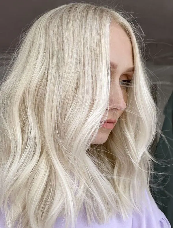 Pearl blonde hair color 30