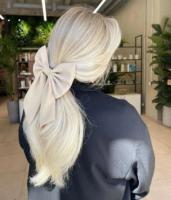 Pearl hair color 27