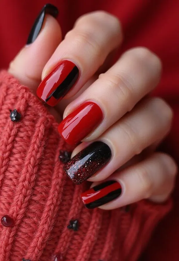 35 مدل ناخن قرمز طرح دار دخترانه؛ از مینیمال تا لاکچریِ چشمگیر! 30 Red patterned nails 28