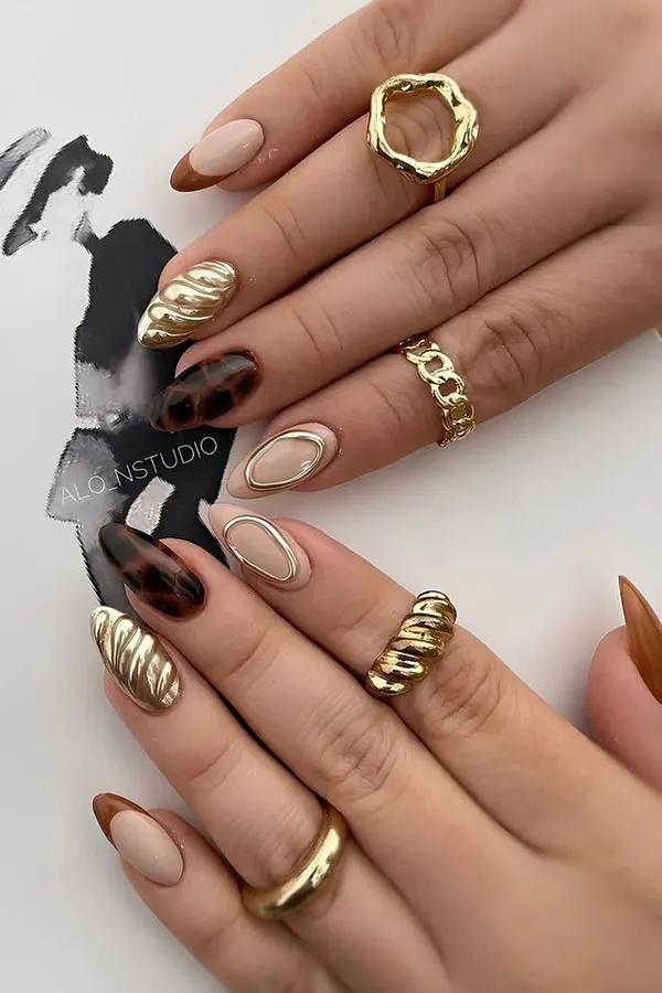 Short almond nail style 21