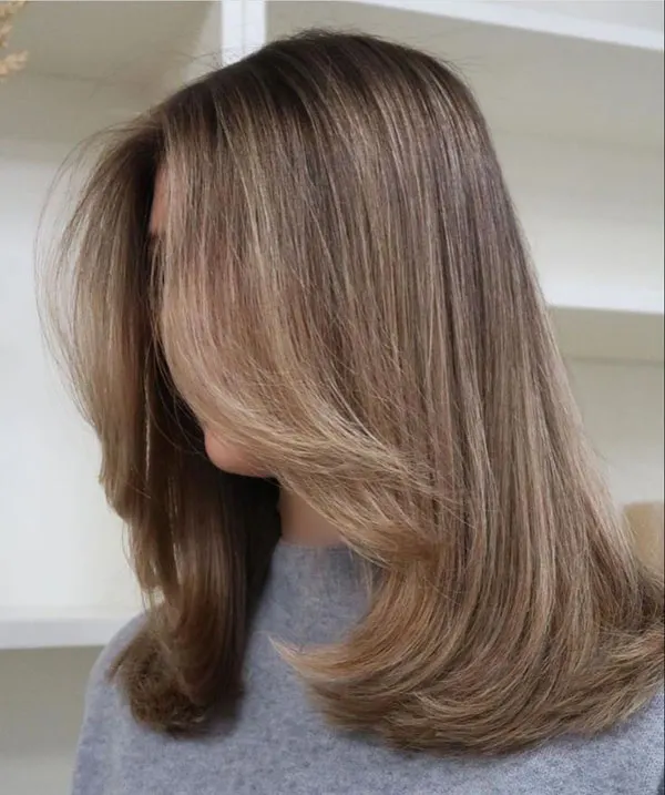 Short hairstyle for girls to the shoulders 1