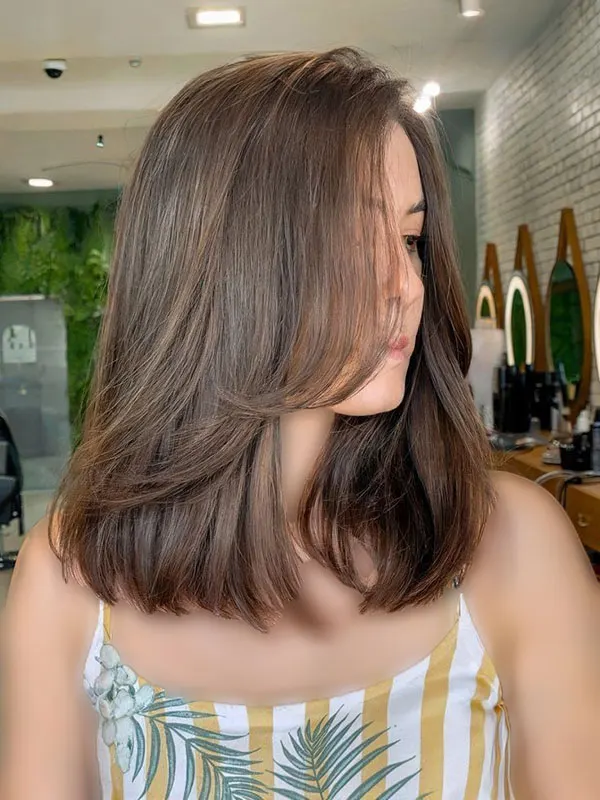 Short hairstyle for girls to the shoulders 15