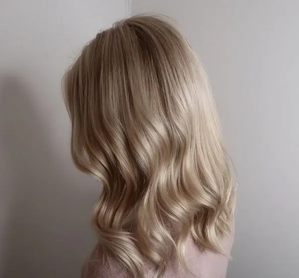 Short hairstyle for girls to the shoulders 16