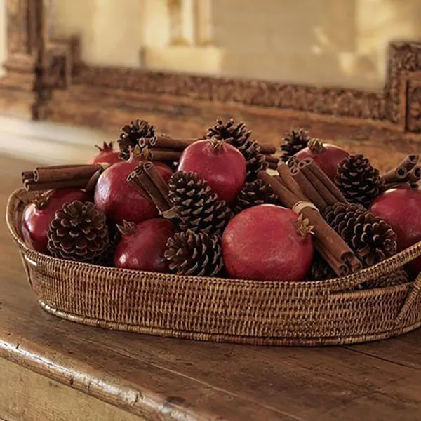 چیدمان یلدا ساده سال 1404؛ انار، شمع، رومیزی… همین کافیه 🍉❤️ 20 Simple Yalda layout 19