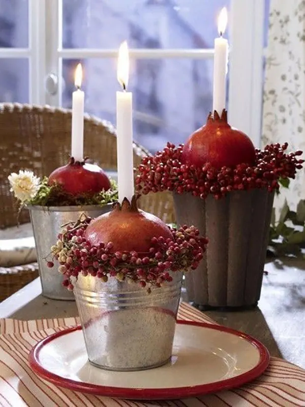 چیدمان یلدا ساده سال 1404؛ انار، شمع، رومیزی… همین کافیه 🍉❤️ 27 Simple Yalda layout 26