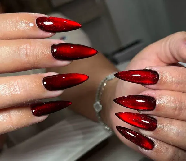 35 ایده کاشت ناخن قرمز شیک؛ مخصوص مهمونیها و شبای خاص ❤️ 6 Stylish red nail implant 4