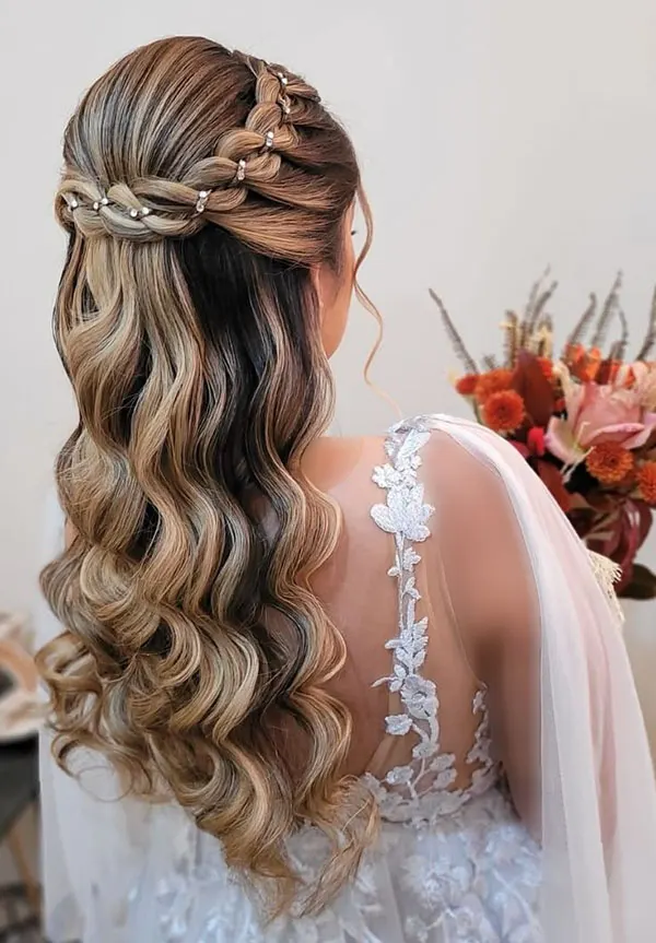 The latest open chignon hairstyle 1