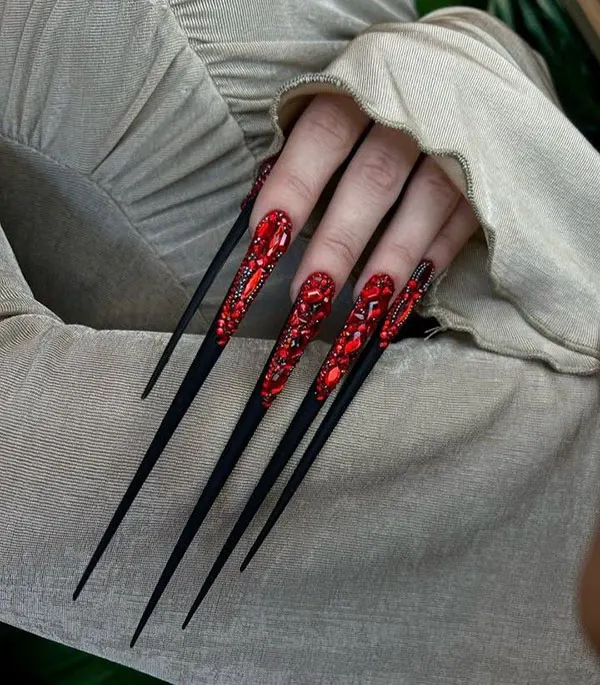 34 عکس از بلندترین ناخن ها؛ یا عاشقشی یا اصلاً نه!😎 11 The longest nail 8