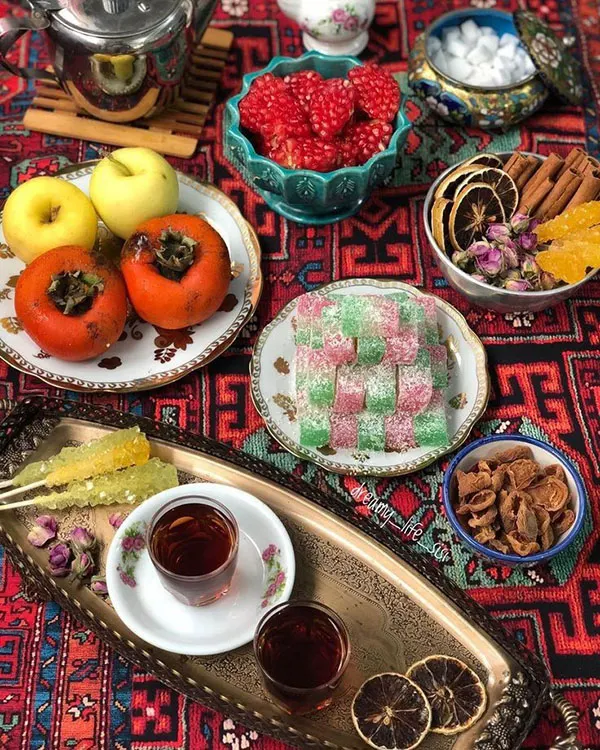 34 ایده چیدمان شب یلدا سنتی؛ سادگی اصیل با حالوهوای مادربزرگا ❤️ 14 Traditional Yalda Arrangement 10