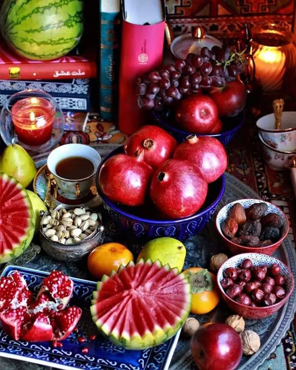 34 ایده چیدمان شب یلدا سنتی؛ سادگی اصیل با حالوهوای مادربزرگا ❤️ 15 Traditional Yalda Arrangement 12