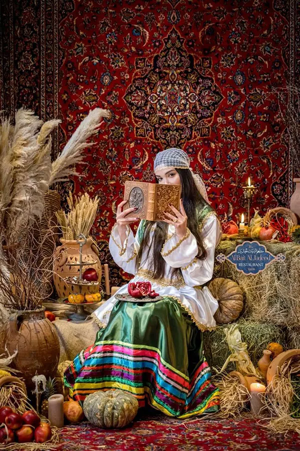 34 ایده چیدمان شب یلدا سنتی؛ سادگی اصیل با حالوهوای مادربزرگا ❤️ 20 Traditional Yalda Arrangement 17