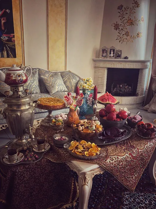 34 ایده چیدمان شب یلدا سنتی؛ سادگی اصیل با حالوهوای مادربزرگا ❤️ 26 Traditional Yalda Arrangement 25