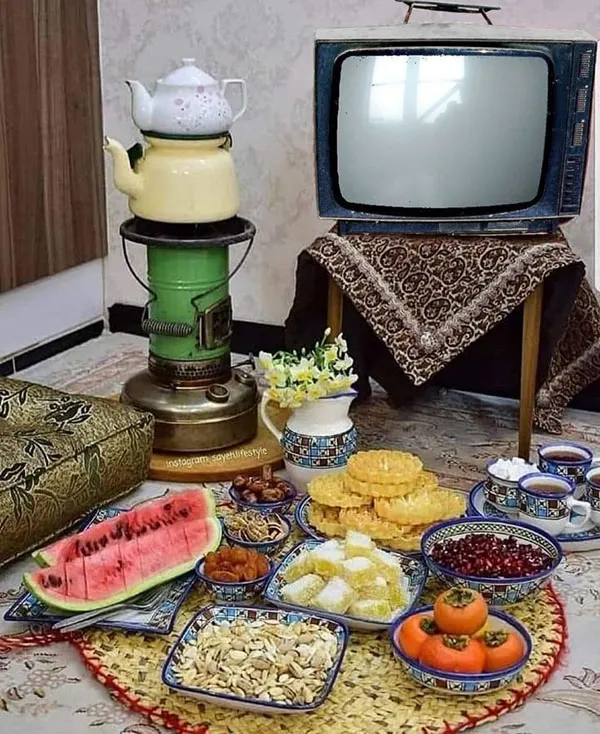 34 ایده چیدمان شب یلدا سنتی؛ سادگی اصیل با حالوهوای مادربزرگا ❤️ 30 Traditional Yalda Arrangement 27