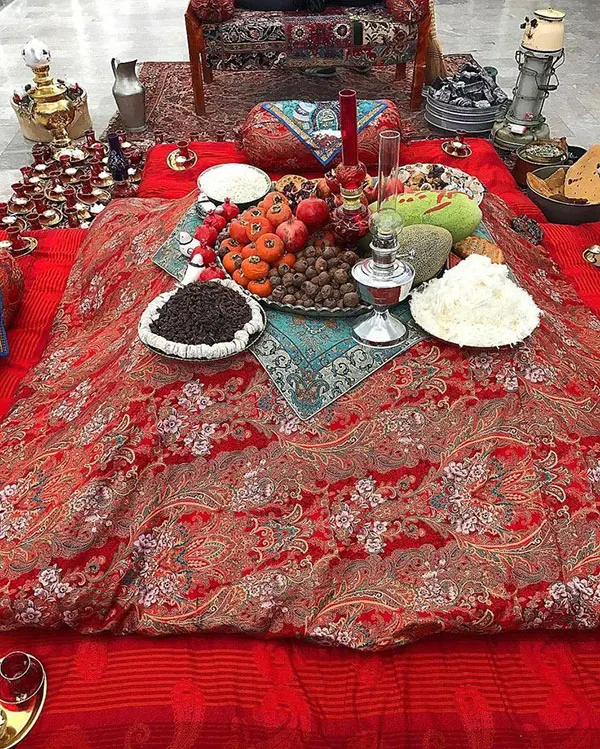 34 ایده چیدمان شب یلدا سنتی؛ سادگی اصیل با حالوهوای مادربزرگا ❤️ 29 Traditional Yalda Arrangement 28