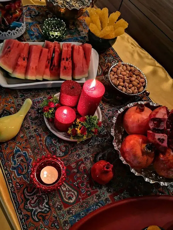 34 ایده چیدمان شب یلدا سنتی؛ سادگی اصیل با حالوهوای مادربزرگا ❤️ 33 Traditional Yalda Arrangement 31