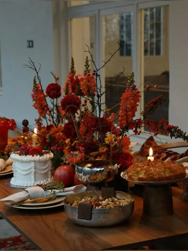 34 ایده چیدمان شب یلدا سنتی؛ سادگی اصیل با حالوهوای مادربزرگا ❤️ 35 Traditional Yalda Arrangement 33