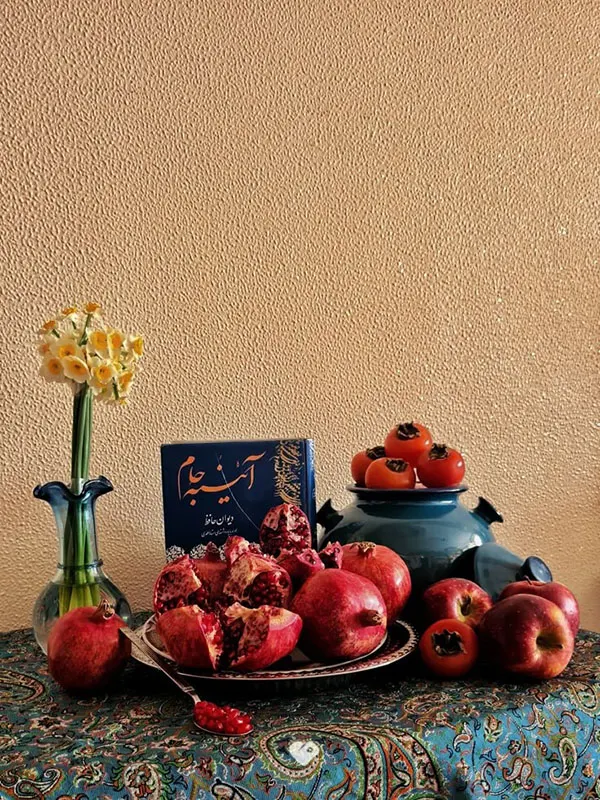 34 ایده چیدمان شب یلدا سنتی؛ سادگی اصیل با حالوهوای مادربزرگا ❤️ 9 Traditional Yalda Arrangement 7