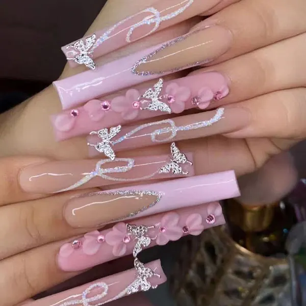 35 مدل ناخن خیلی بلند دخترانه؛ هم وایرال، هم فوقالعاده شیک! 19 Very long nail model 15
