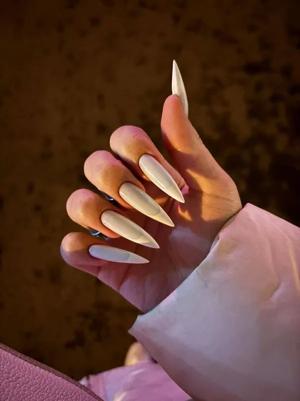 35 مدل ناخن خیلی بلند دخترانه؛ هم وایرال، هم فوقالعاده شیک! 10 Very long nail model 6