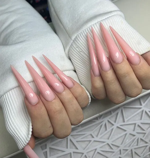 35 مدل ناخن خیلی بلند دخترانه؛ هم وایرال، هم فوقالعاده شیک! 12 Very long nail model 8