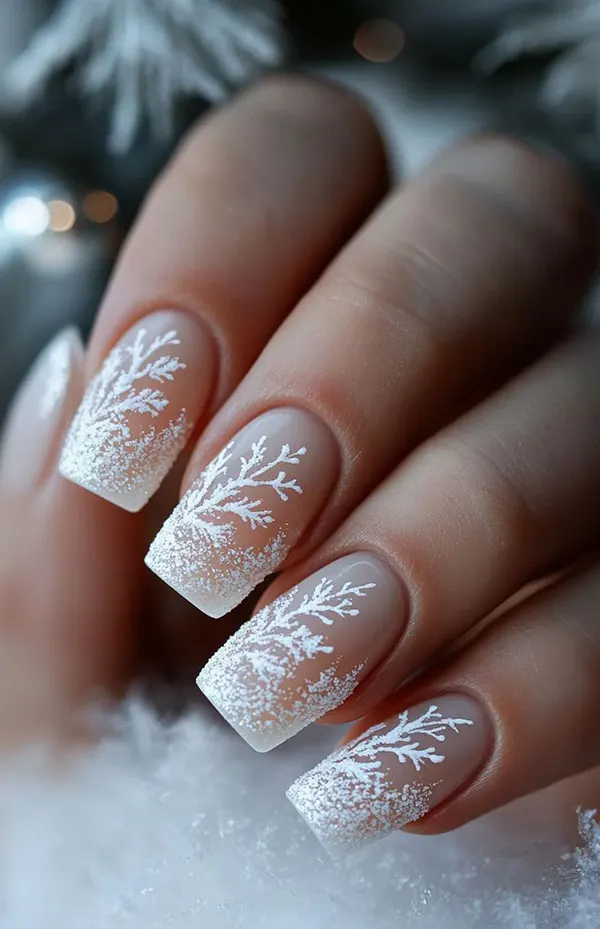 33 طرح ناخن زمستانی دخترانه؛ مدلهای شیک با وایب سرد و برفی! 19 Winter nail design 13