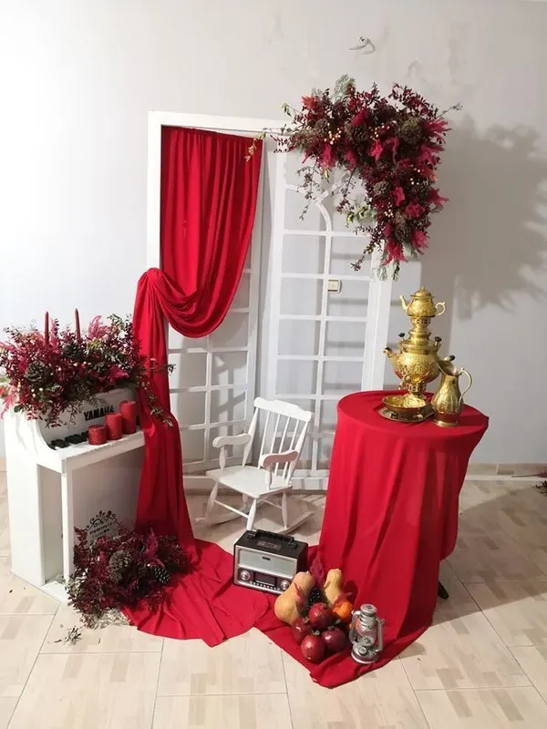 35 ایده دکور شب یلدا برای عکاسی | یه قاب گرم و وایبدار برای عکسای خاطرهساز! 16 Yalda Night Decor for Photography 14