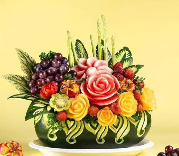 ایده چیدمان میوه شب یلدا 1404 ؛ ترکیب انار و هندونه که دل میبره 🍉 32 Yalda Night Fruit Arrangement 13