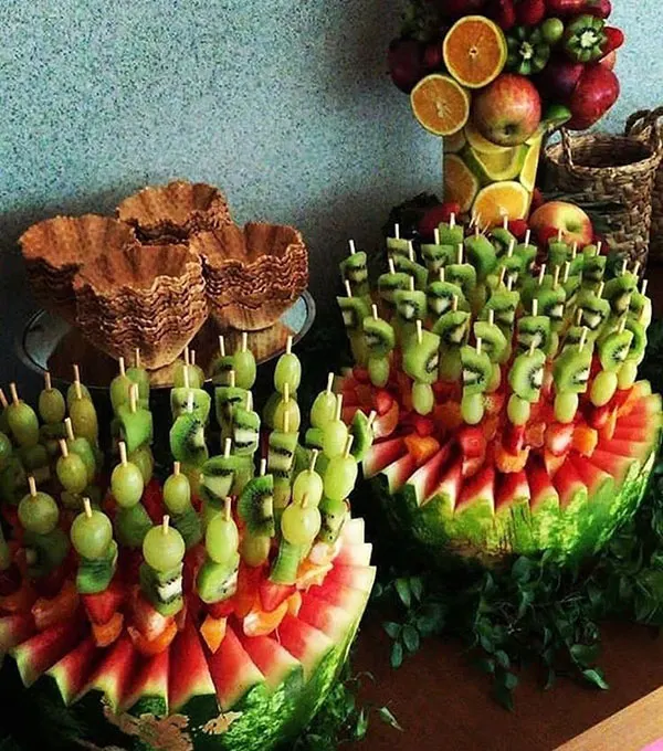 ایده چیدمان میوه شب یلدا 1404 ؛ ترکیب انار و هندونه که دل میبره 🍉 16 Yalda Night Fruit Arrangement 15