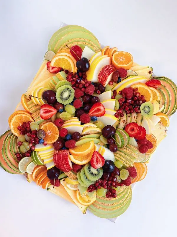 ایده چیدمان میوه شب یلدا 1404 ؛ ترکیب انار و هندونه که دل میبره 🍉 17 Yalda Night Fruit Arrangement 17