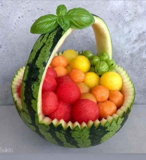ایده چیدمان میوه شب یلدا 1404 ؛ ترکیب انار و هندونه که دل میبره 🍉 6 Yalda Night Fruit Arrangement 2