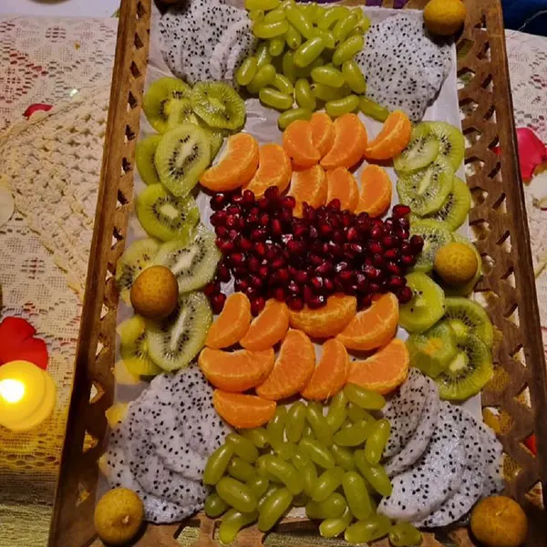 ایده چیدمان میوه شب یلدا 1404 ؛ ترکیب انار و هندونه که دل میبره 🍉 7 Yalda Night Fruit Arrangement 5